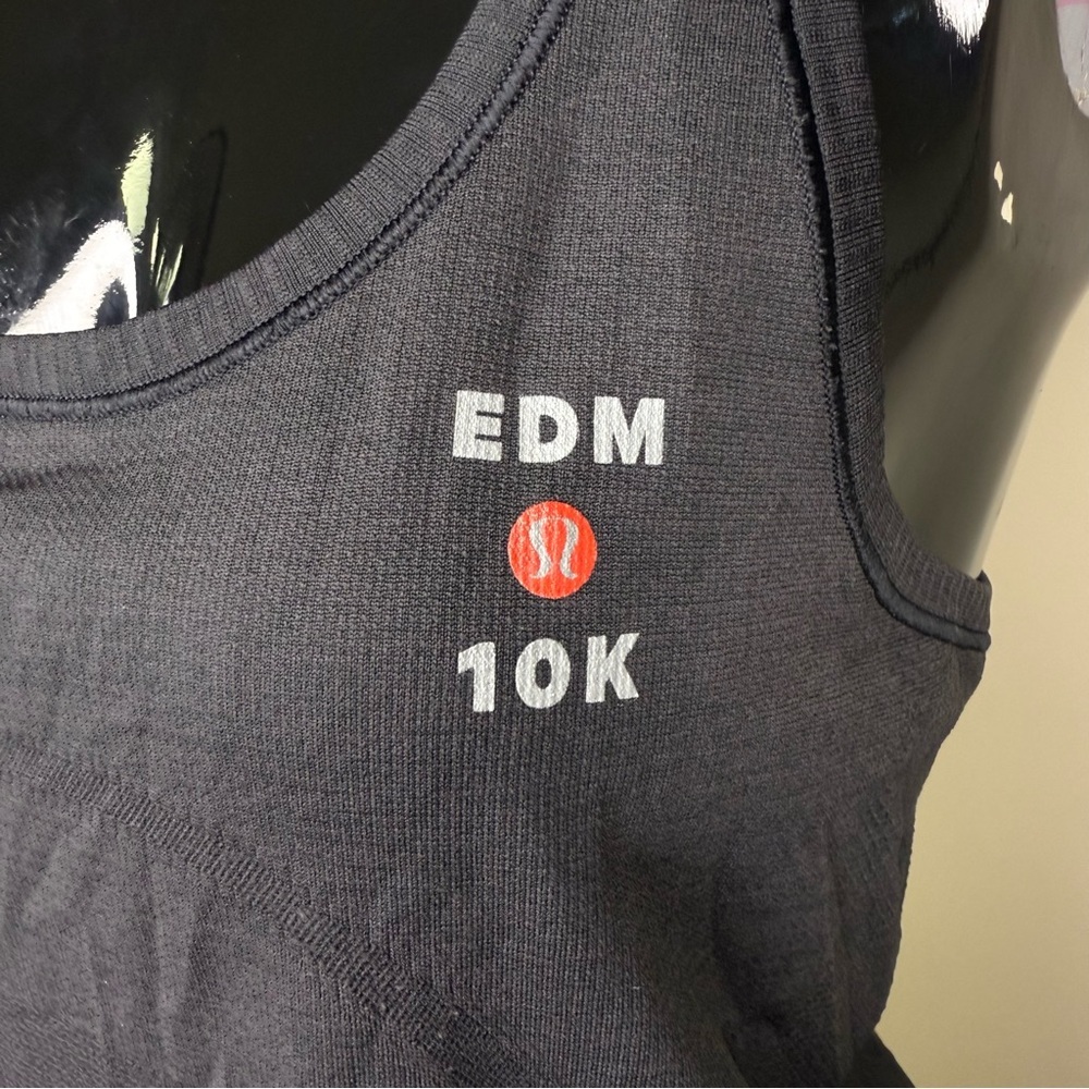 Lululemon Swiftly Tech Racerback Tank 2.0 Size 4 – EDM 10K Running Top – Black - Picture 2 of 6